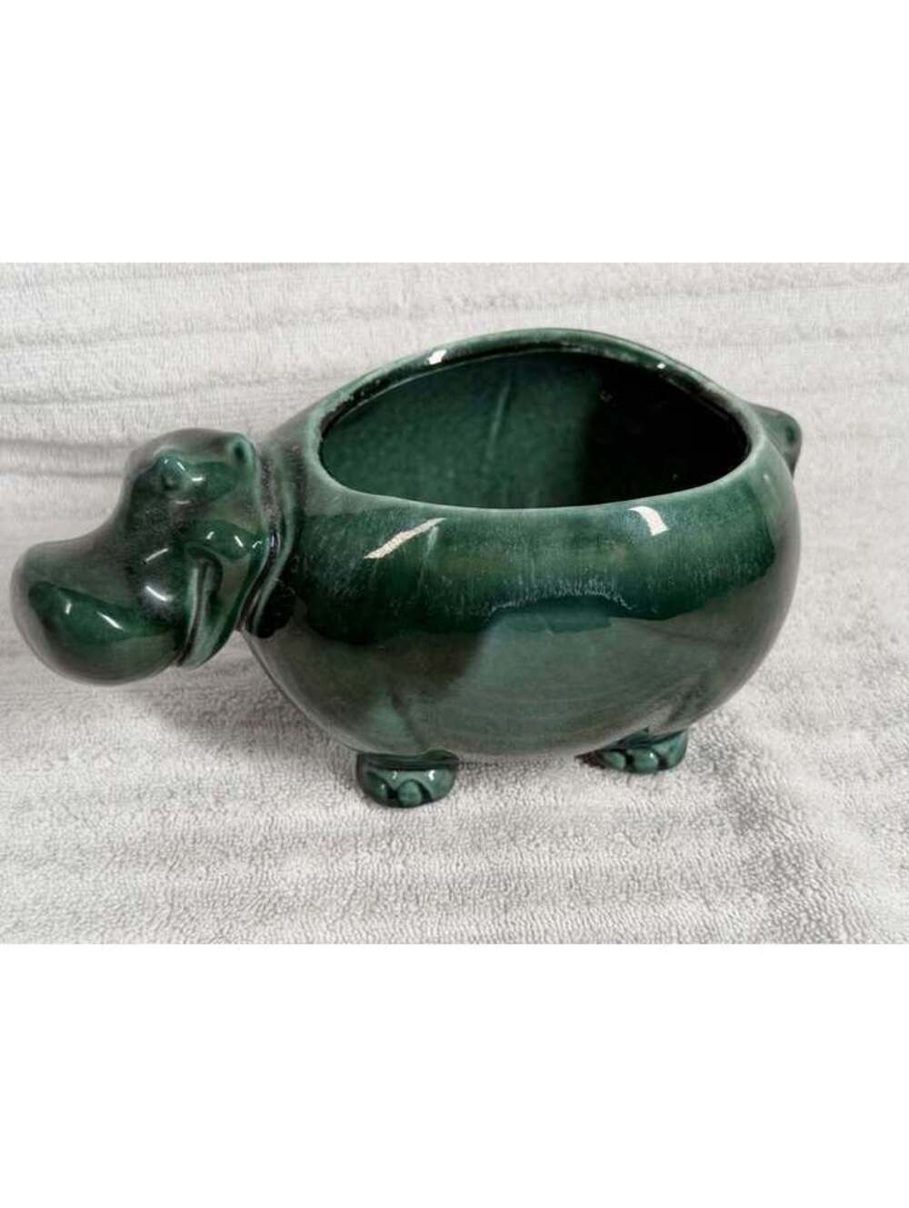 Hull USA 768 Hippo Planter